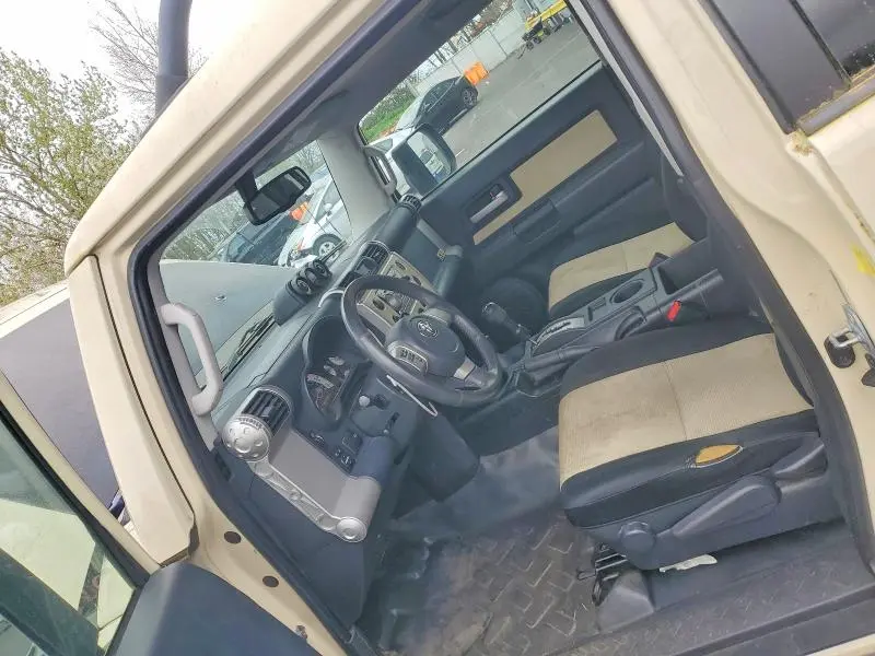 2010 TOYOTA FJ CRUISER BASE  