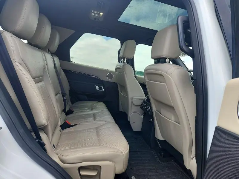 2019 LAND ROVER DISCOVERY SE  