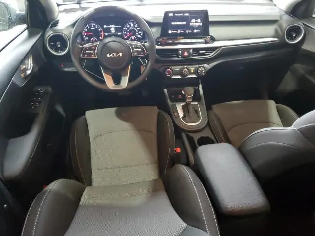2023 KIA FORTE LX  
