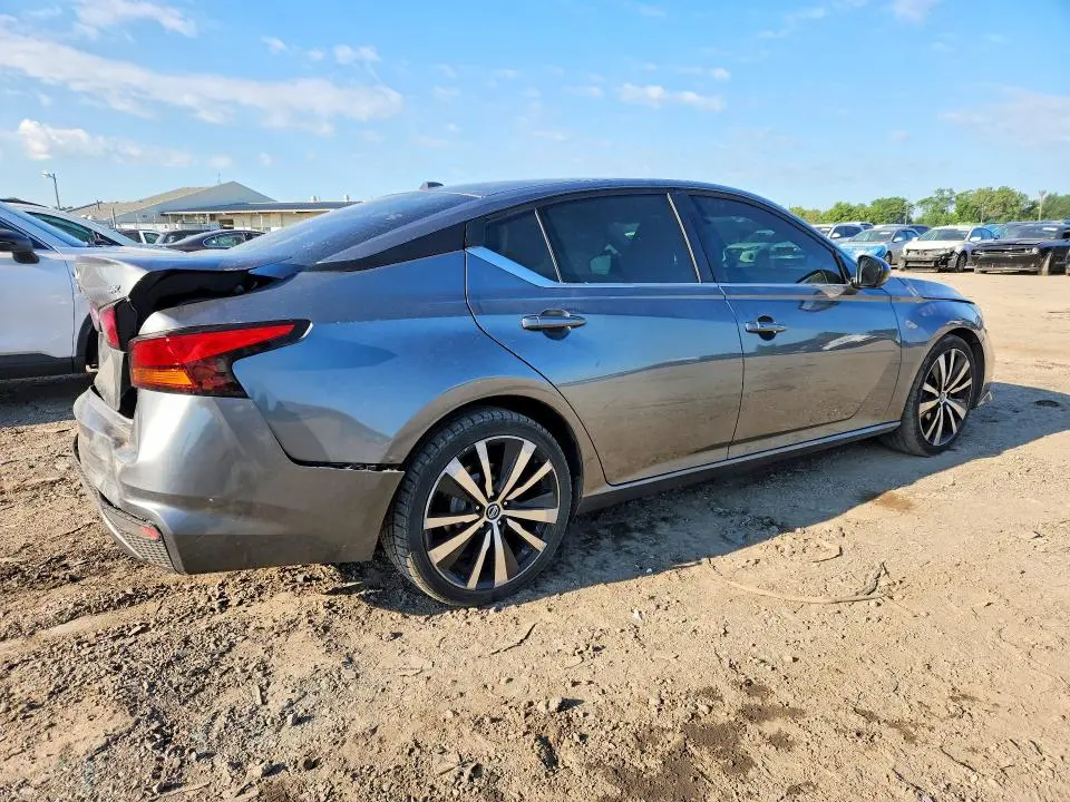 2019 NISSAN ALTIMA SR  