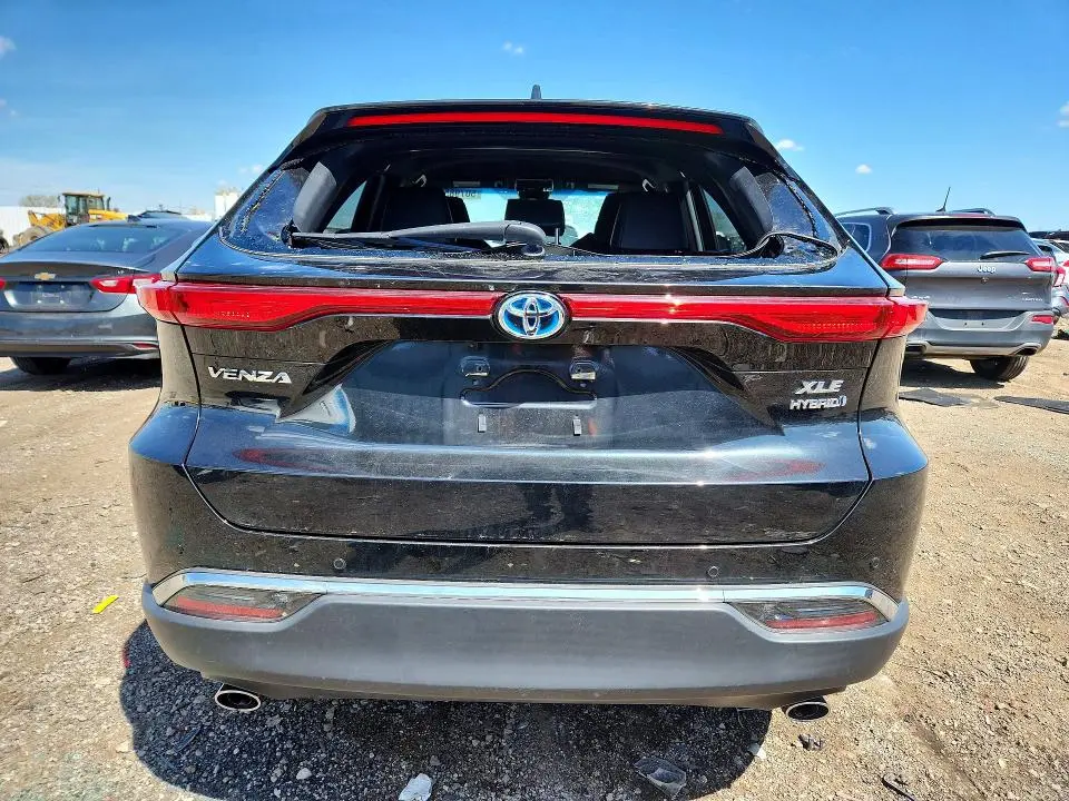 2021 TOYOTA VENZA XLE  