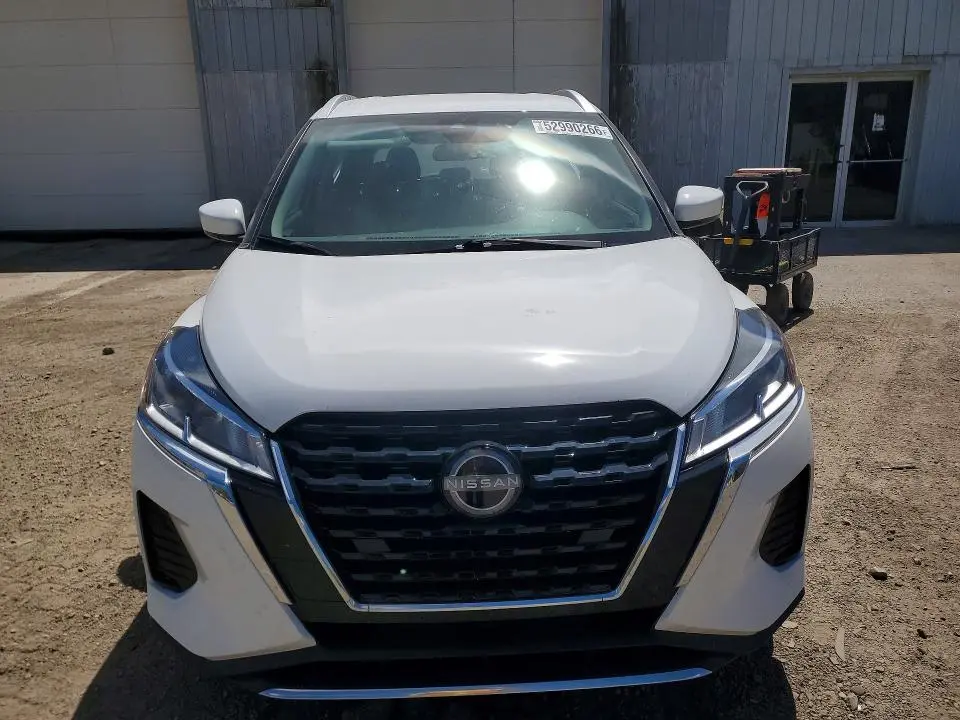 2023 NISSAN KICKS SV  