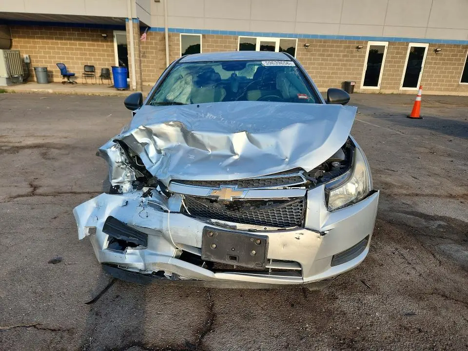 2013 CHEVROLET CRUZE LS  