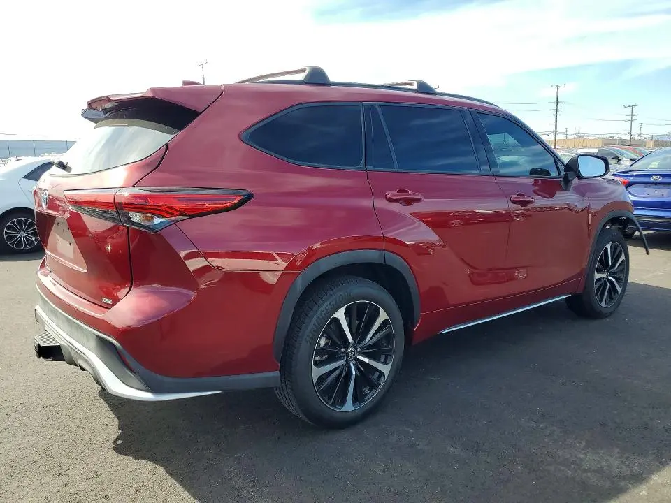 2021 TOYOTA HIGHLANDER XSE  