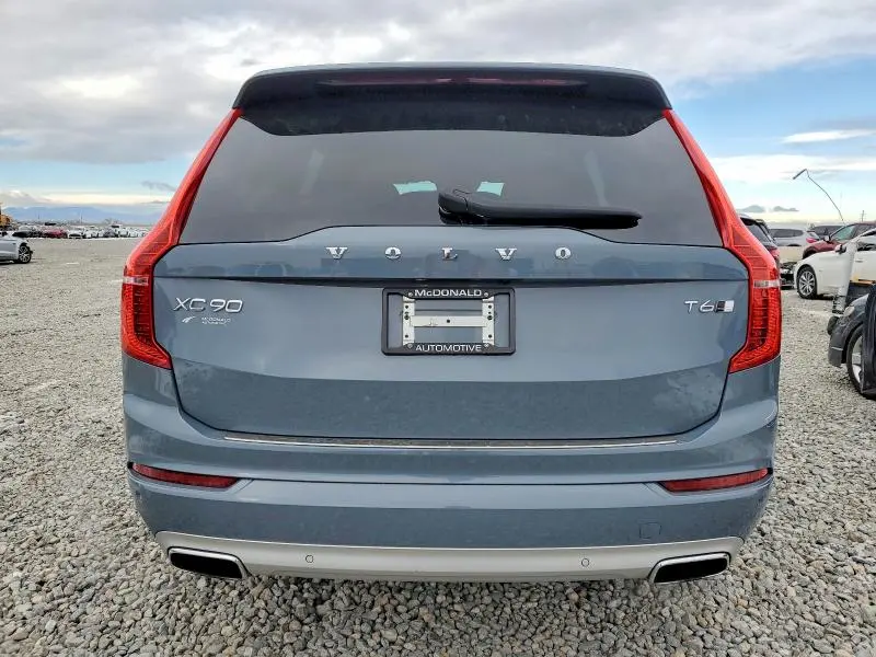 2021 VOLVO XC90 T6 MOMENTUM  