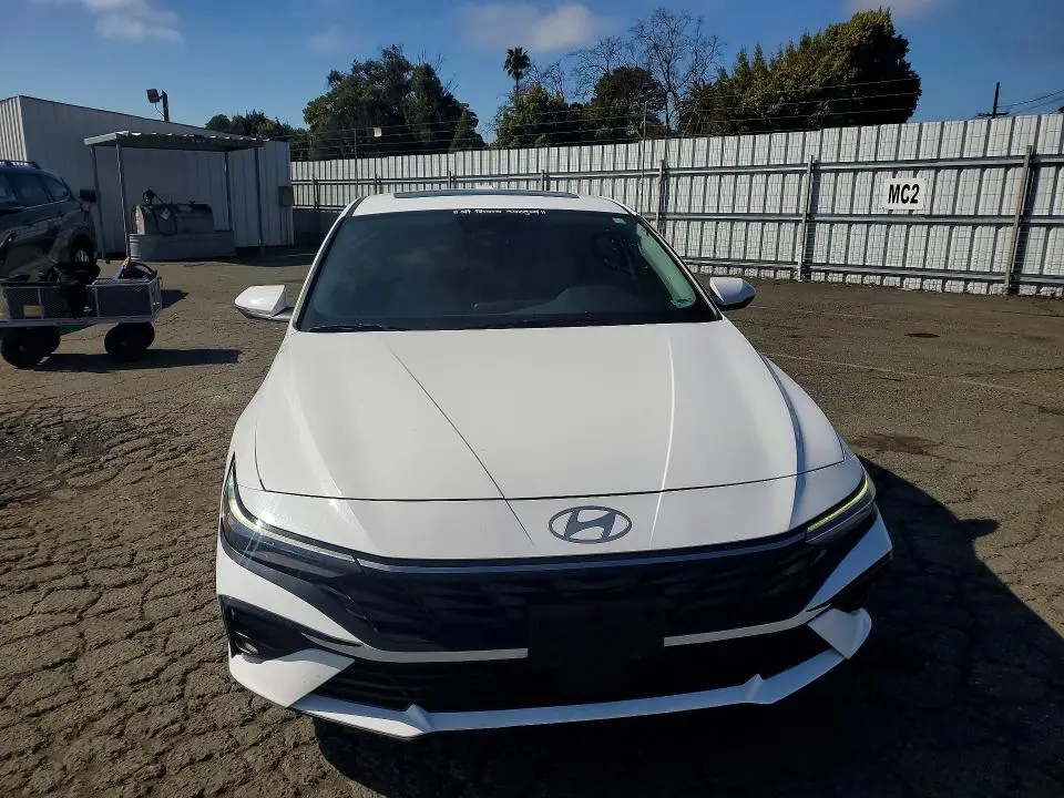2025 HYUNDAI ELANTRA LIMITED  