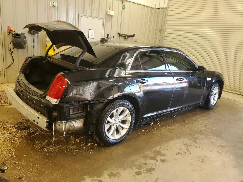 2016 CHRYSLER 300 LIMITED  