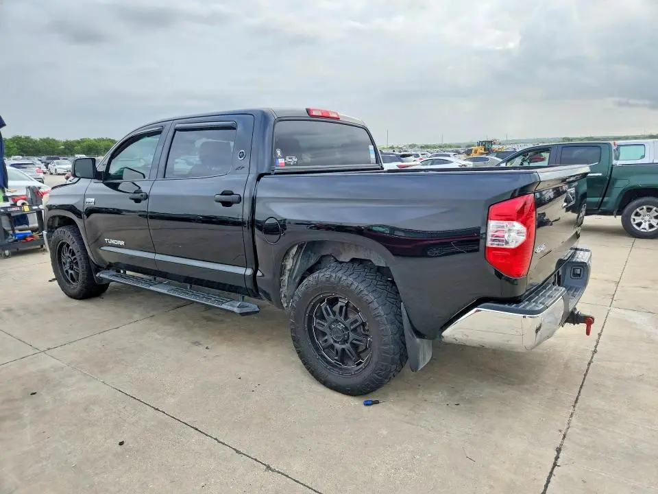 2018 TOYOTA TUNDRA CREWMAX SR5  