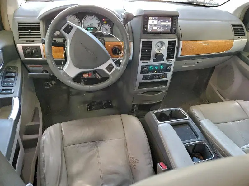2010 CHRYSLER TOWN & COUNTRY LIMITED  