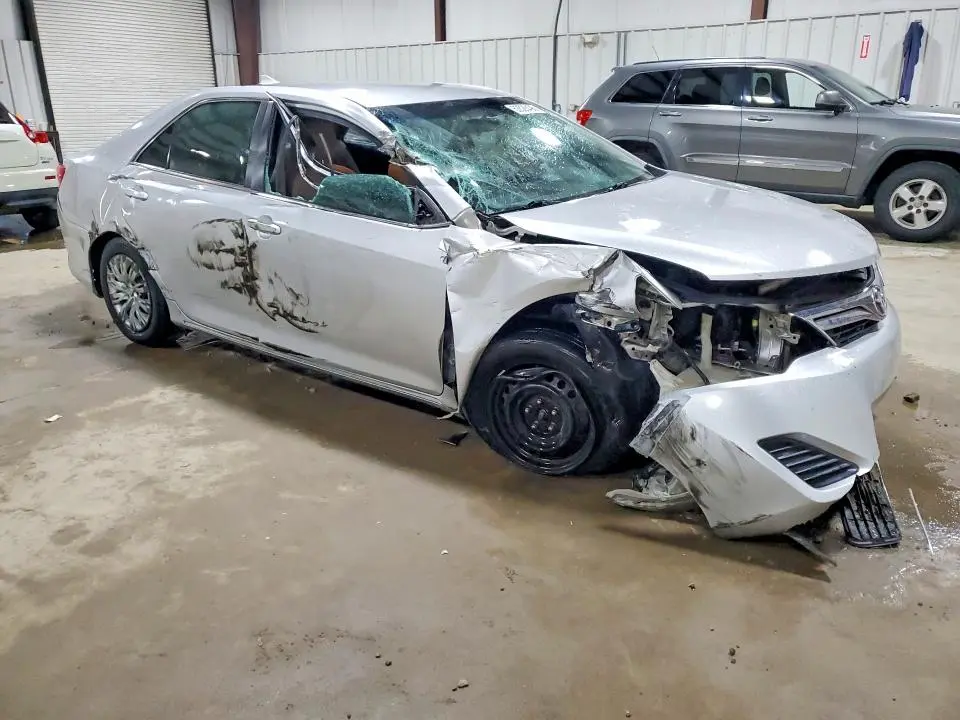 2014 TOYOTA CAMRY LE  