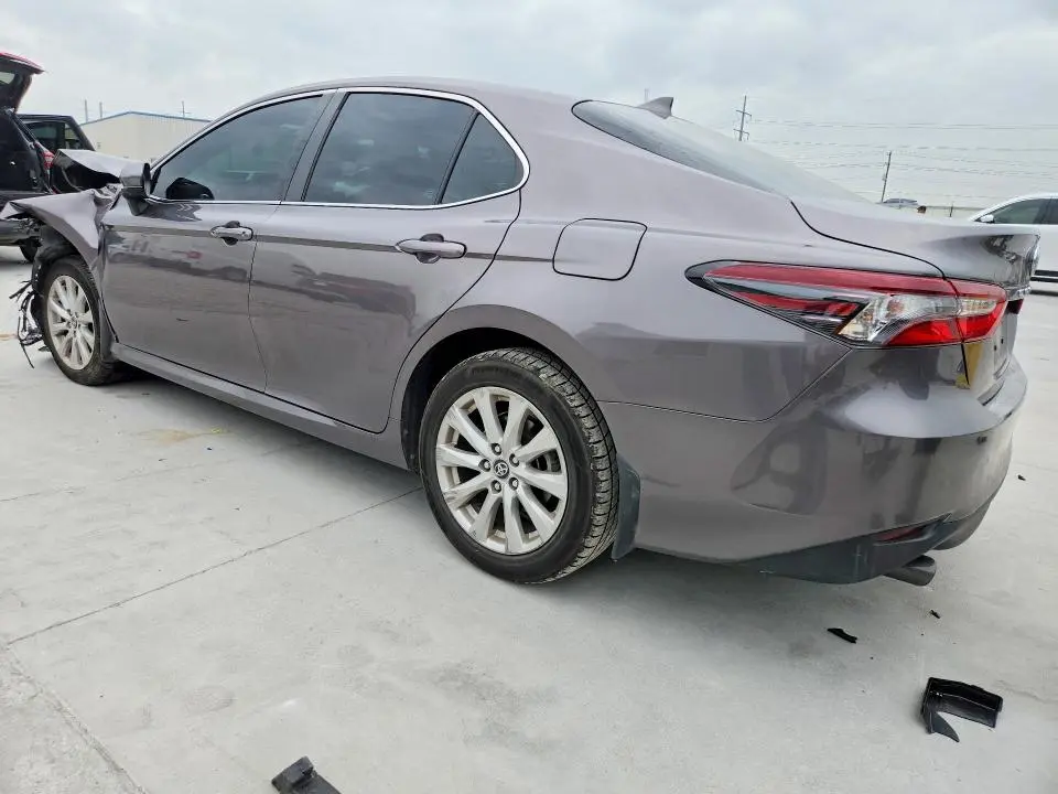 2022 TOYOTA CAMRY LE  