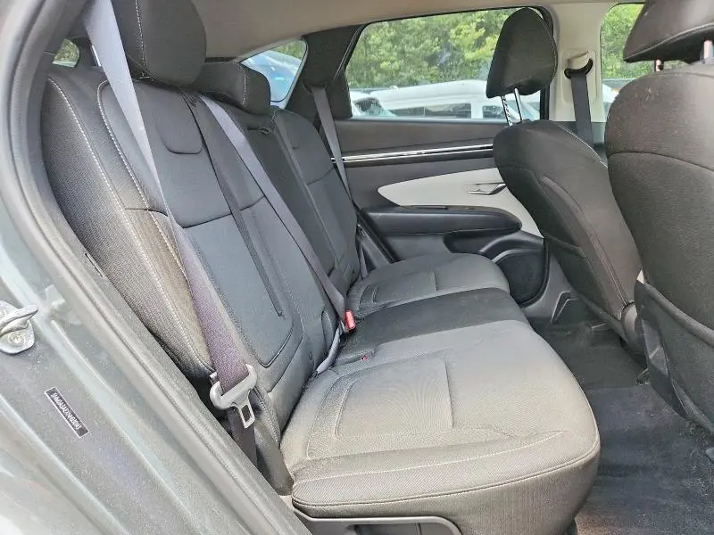 2022 HYUNDAI TUCSON SE  