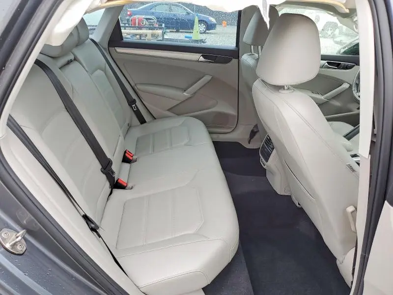 2019 VOLKSWAGEN PASSAT WOLFSBURG  
