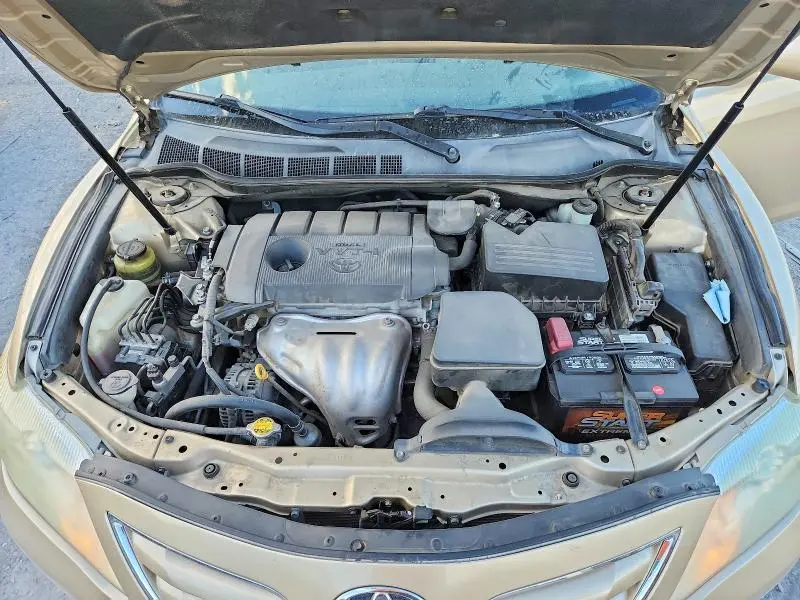 2011 TOYOTA CAMRY LE  