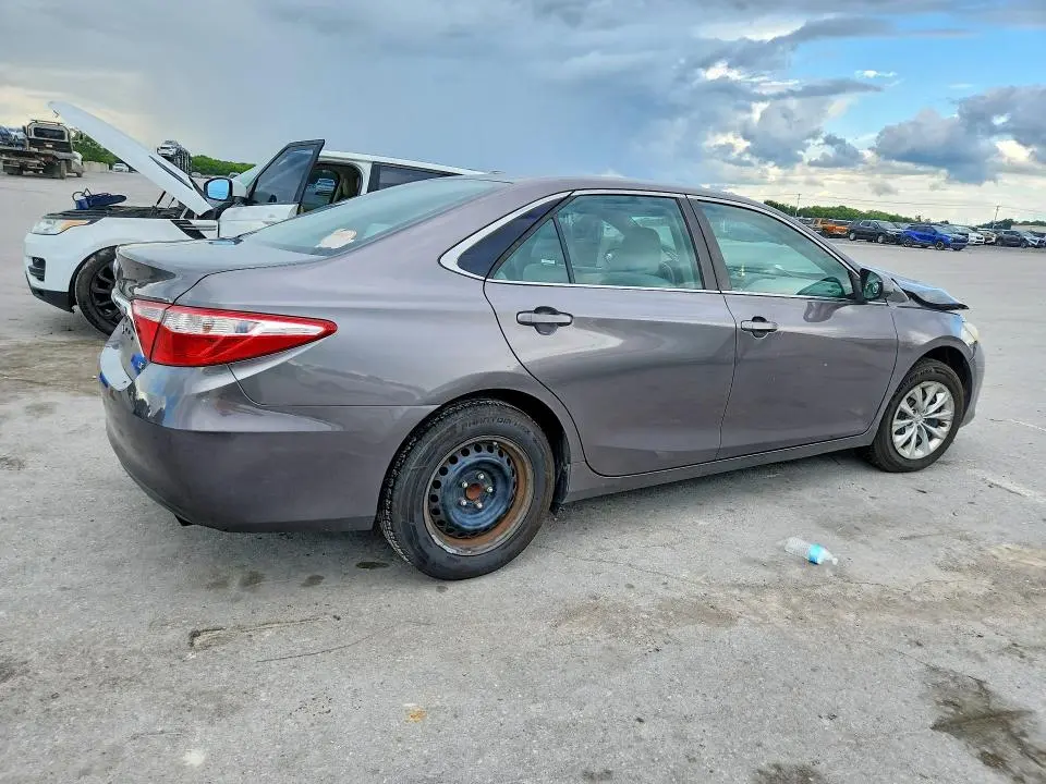 2017 TOYOTA CAMRY LE  
