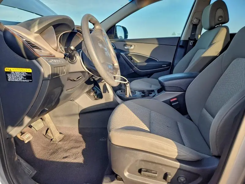 2017 HYUNDAI SANTA FE SE  