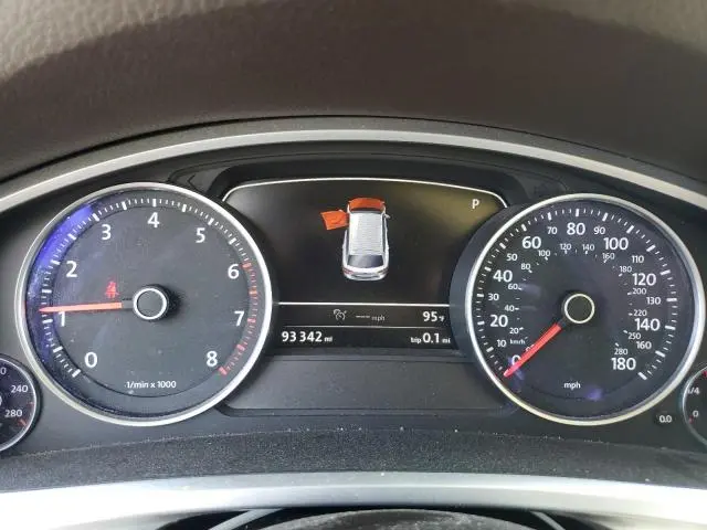 2016 VOLKSWAGEN TOUAREG SPORT  