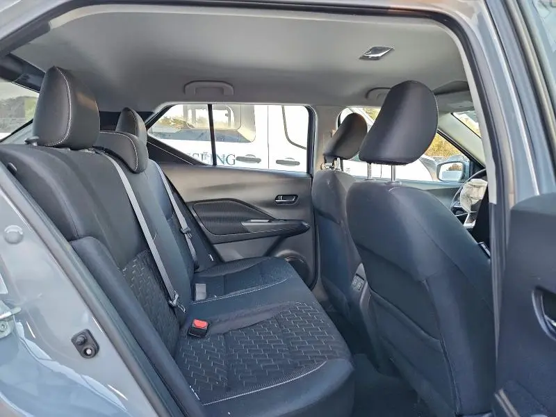 2022 NISSAN KICKS SV  