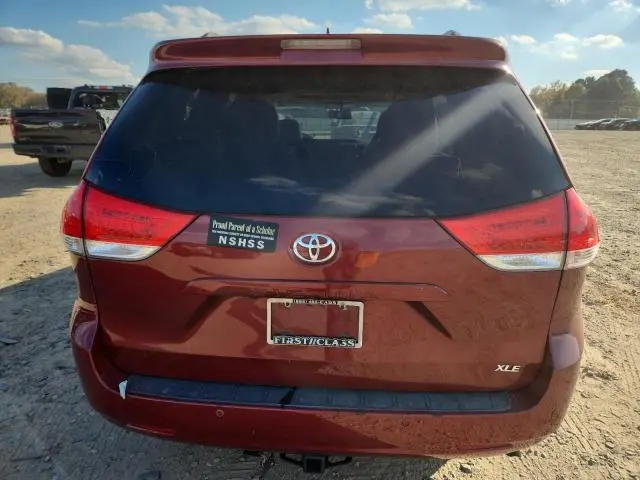 2011 TOYOTA SIENNA XLE  