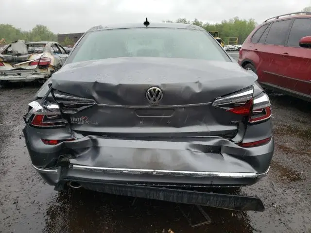 2017 VOLKSWAGEN PASSAT SE