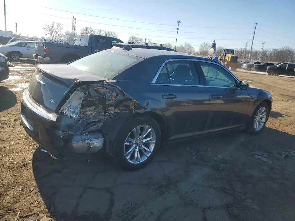 2016 CHRYSLER 300 LIMITED  
