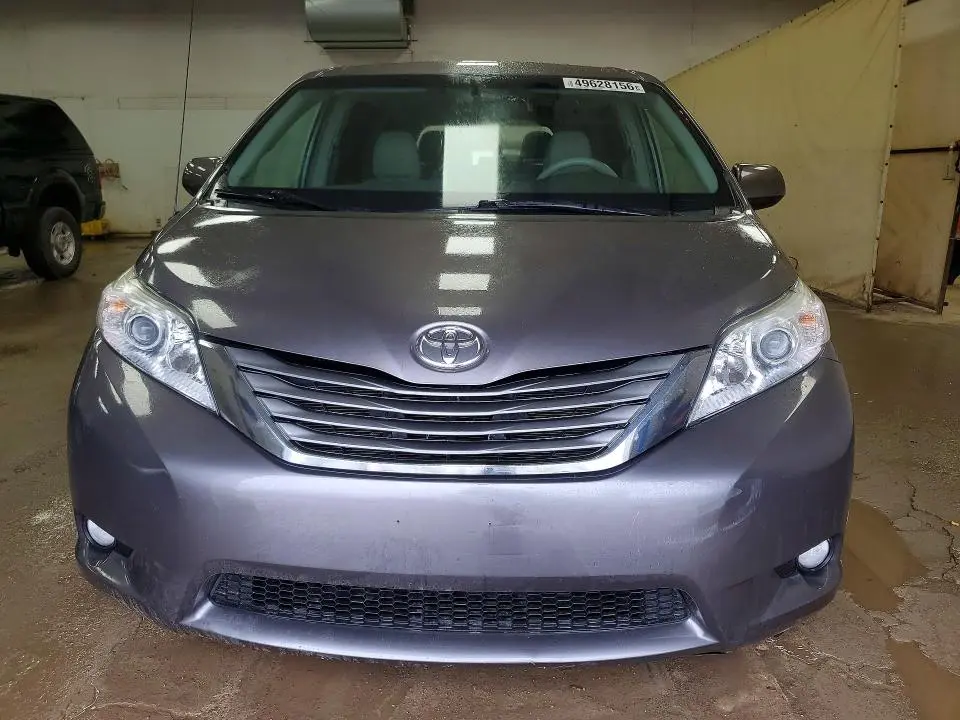 2014 TOYOTA SIENNA XLE 7-PASSENGER  