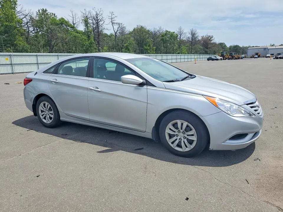 2011 HYUNDAI SONATA GLS  