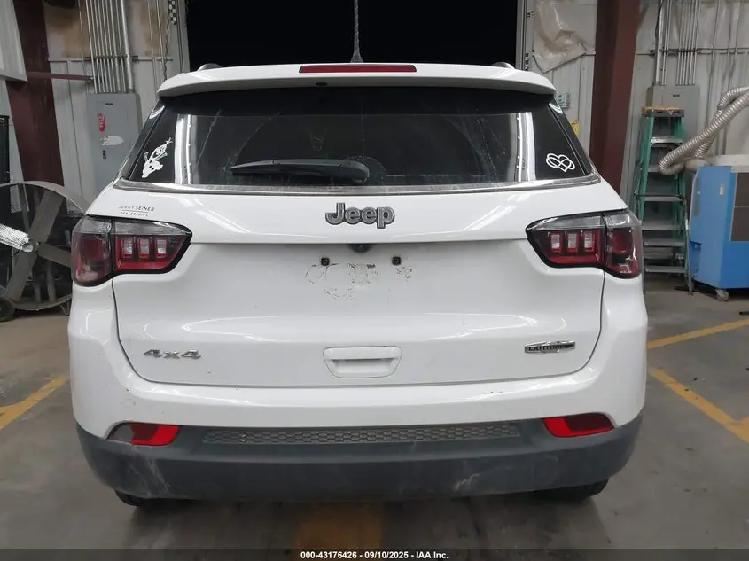 2024 JEEP COMPASS LATITUDE LUX FWD