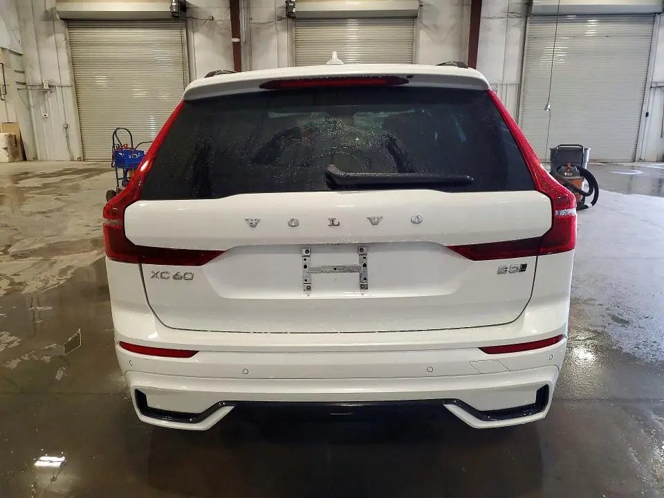 2026 VOLVO XC60 PLUS  