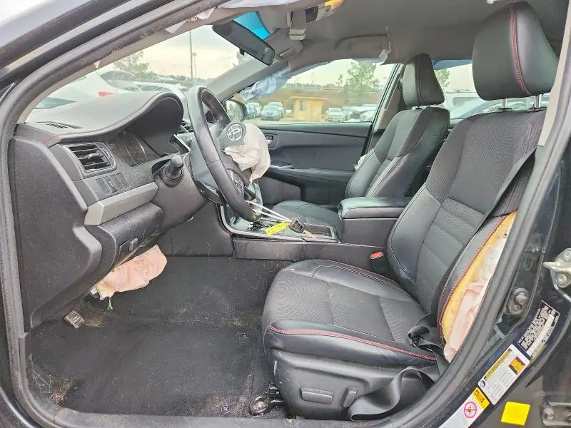 2017 TOYOTA CAMRY SE  