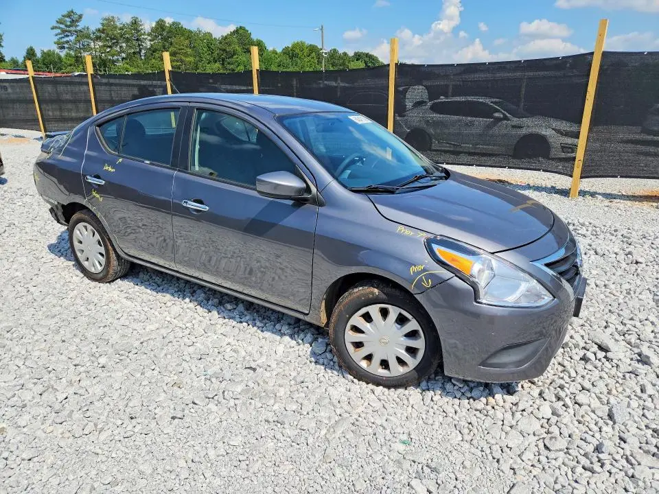 2018 NISSAN VERSA SV  