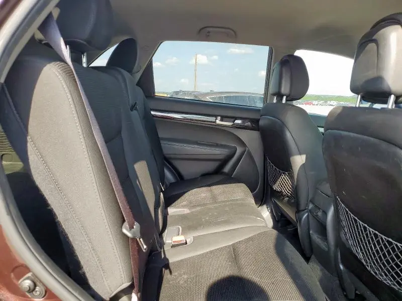 2014 KIA SORENTO LX  