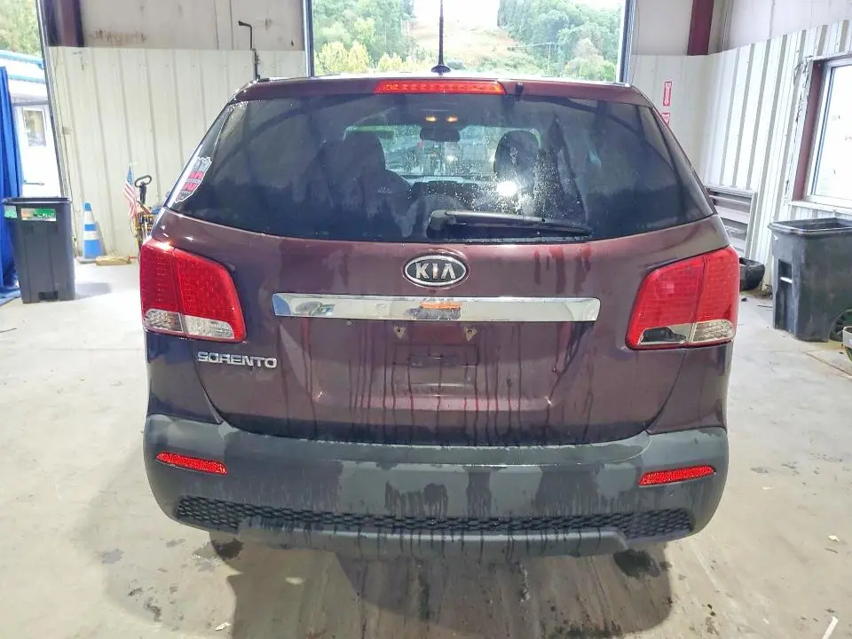 2013 KIA SORENTO LX  