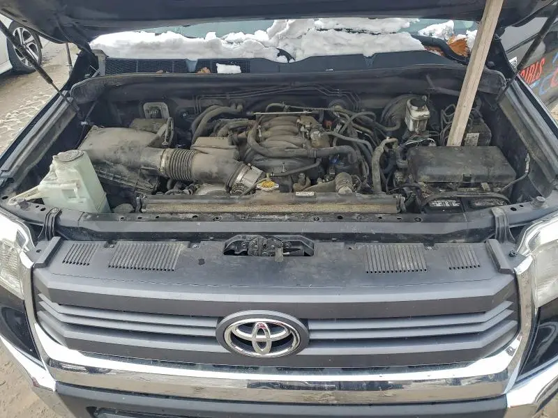 2015 TOYOTA TUNDRA CREWMAX SR5  