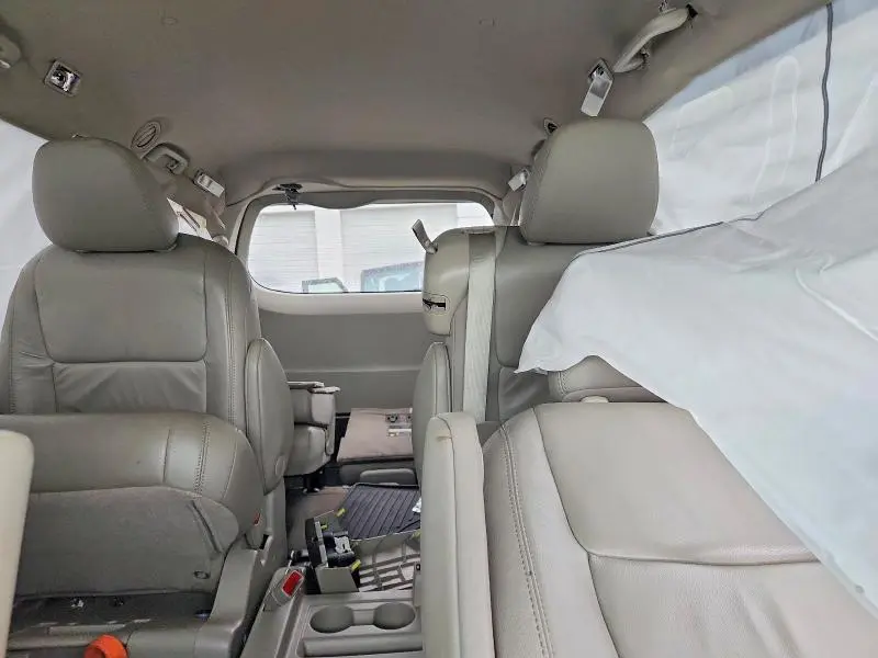 2017 TOYOTA SIENNA XLE 8-PASSENGER  