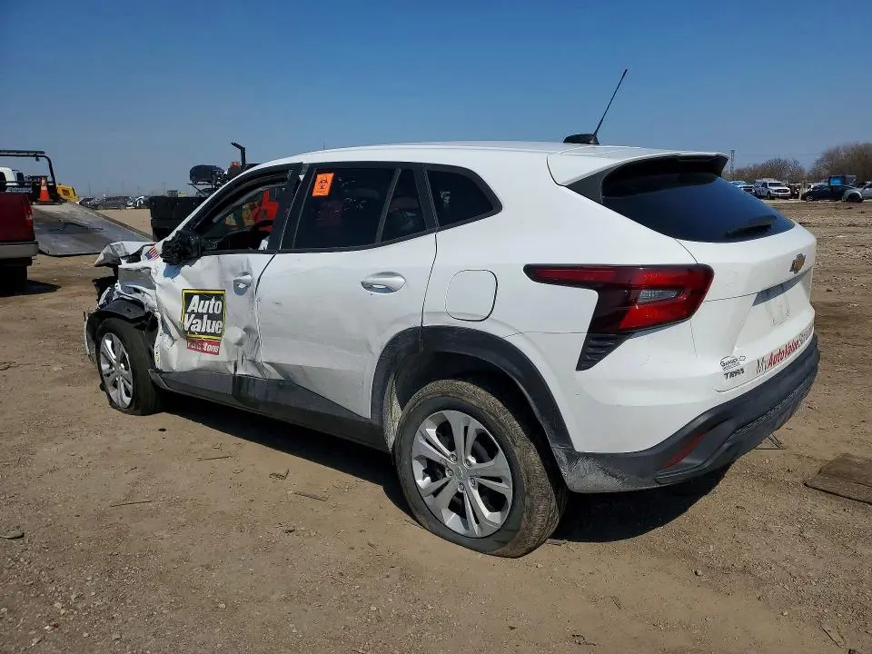 2025 CHEVROLET TRAX LS  