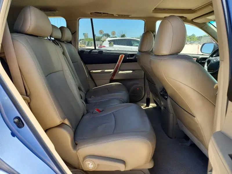 2010 TOYOTA HIGHLANDER LIMITED  