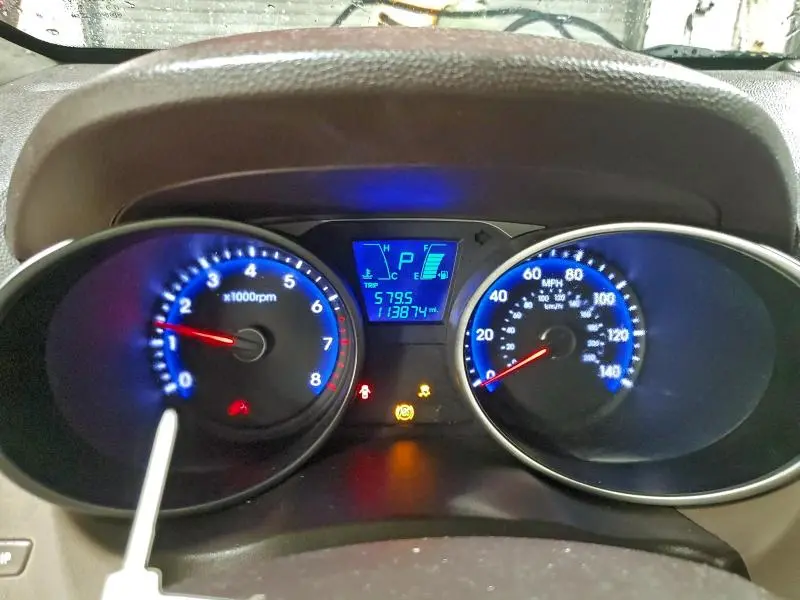 2011 HYUNDAI TUCSON GLS  