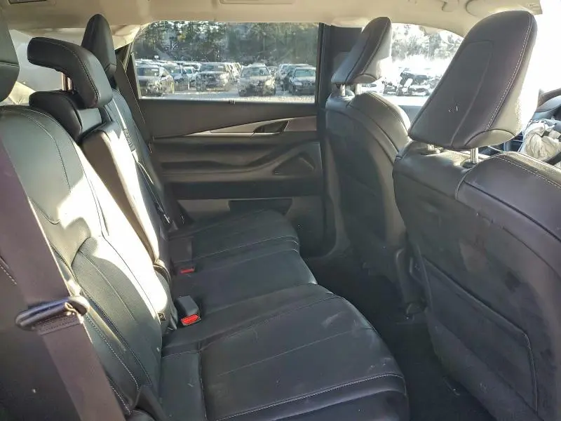 2022 INFINITI QX60 LUXE  