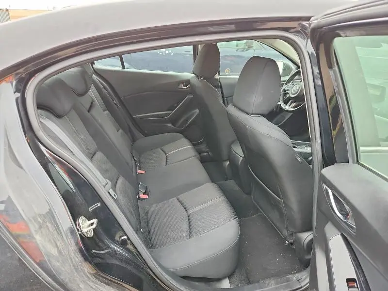 2018 MAZDA 3 GS  