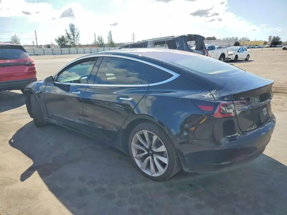 2018 TESLA MODEL 3   