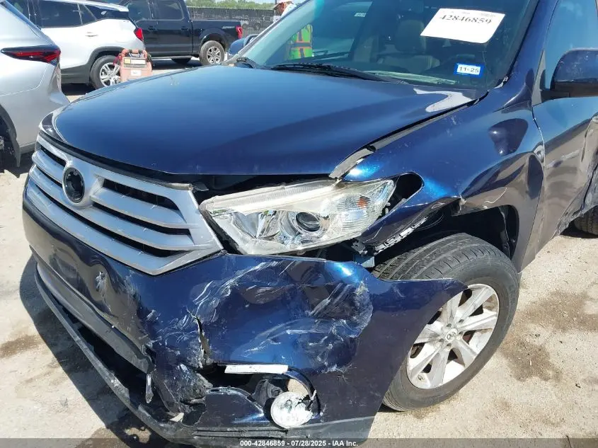 2011 TOYOTA HIGHLANDER SE V6