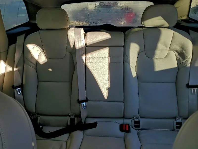 2021 VOLVO XC60 T5 MOMENTUM  