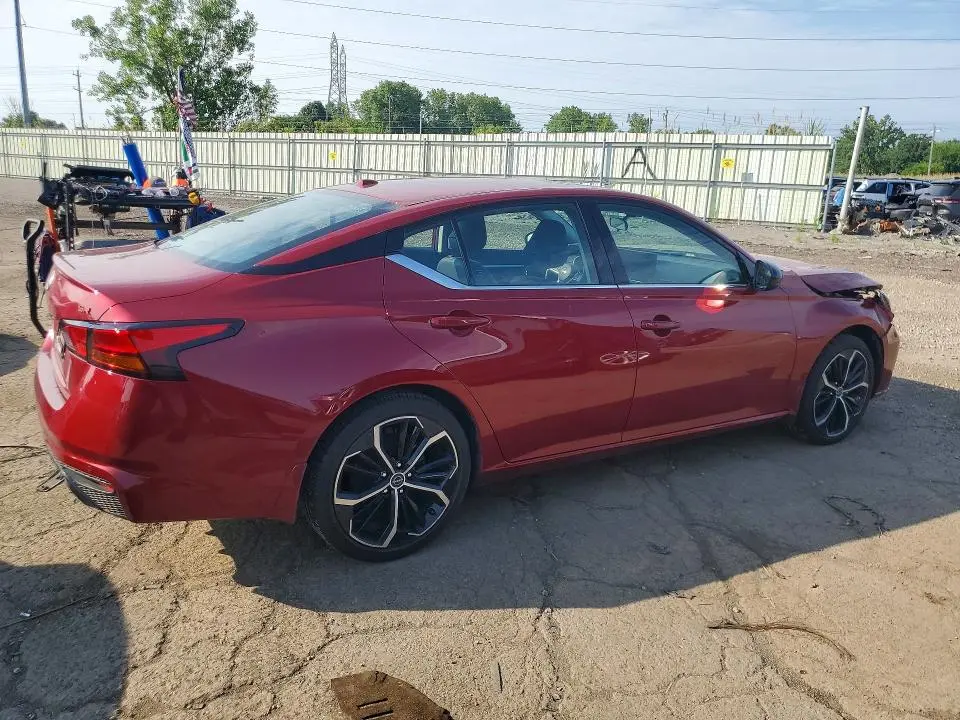 2024 NISSAN ALTIMA SR  