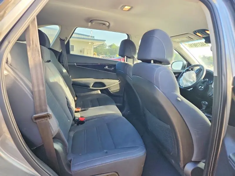 2017 KIA SORENTO L  