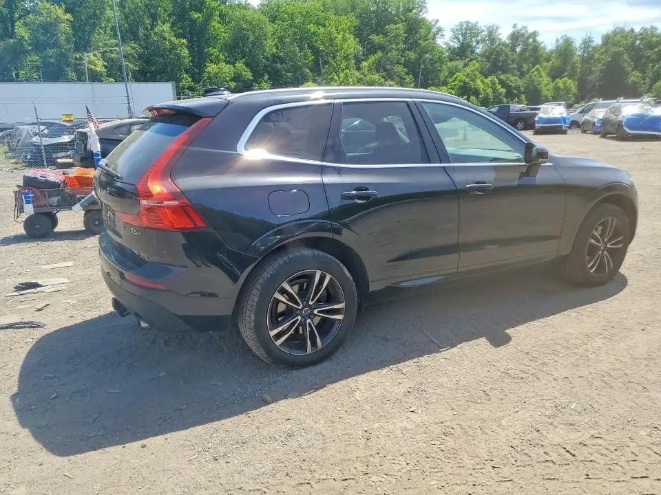 2020 VOLVO XC60 T6 MOMENTUM  
