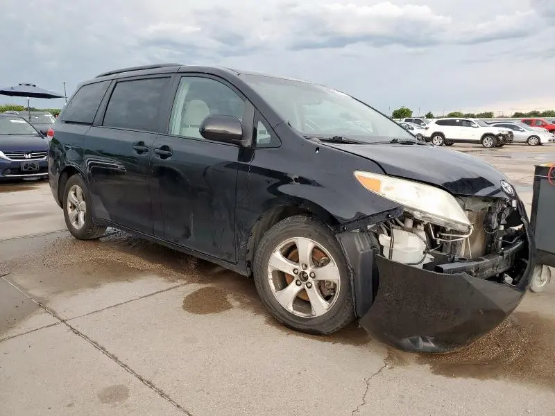 2011 TOYOTA SIENNA LE  