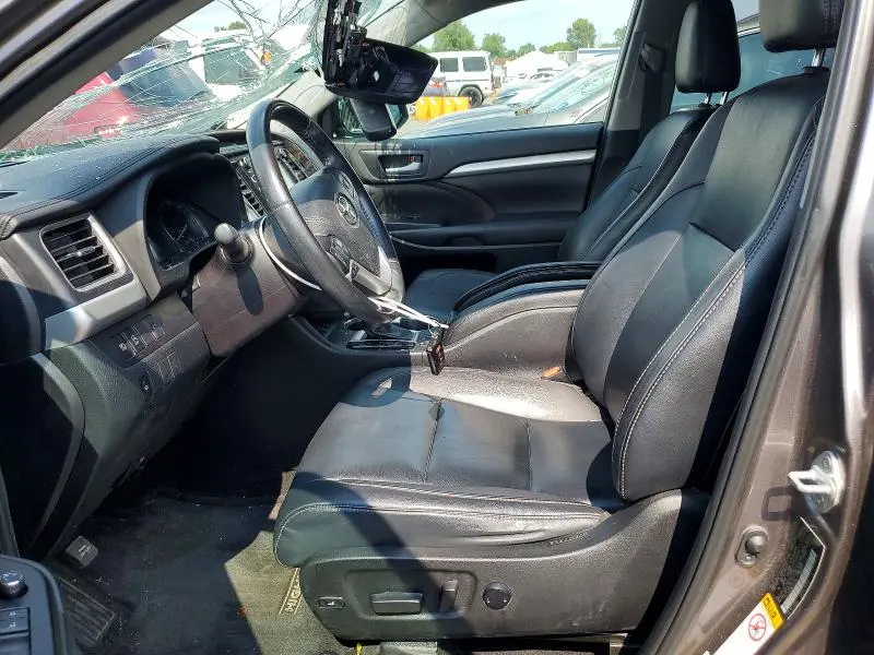 2019 TOYOTA HIGHLANDER XLE  