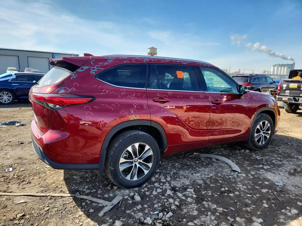 2020 TOYOTA HIGHLANDER XLE  