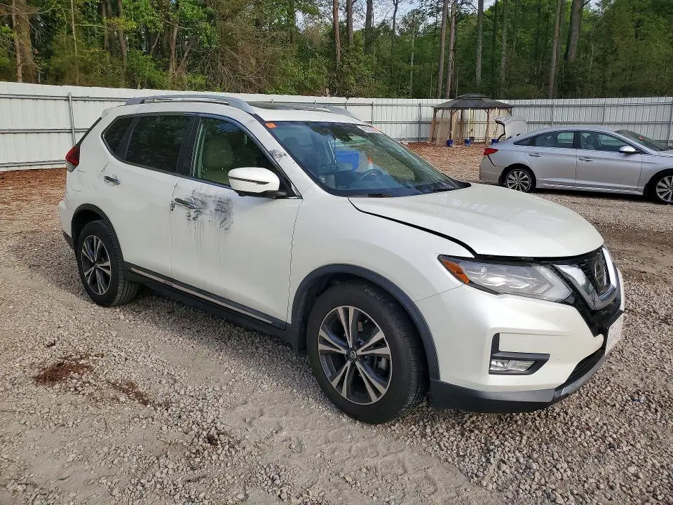 2017 NISSAN ROGUE SL  